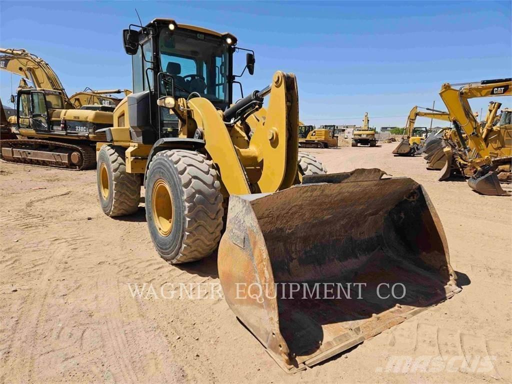 CAT 930M Колесни товарачи