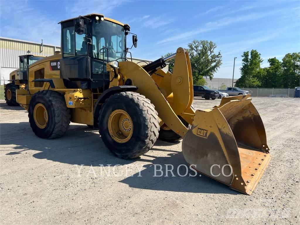 CAT 930M Колесни товарачи