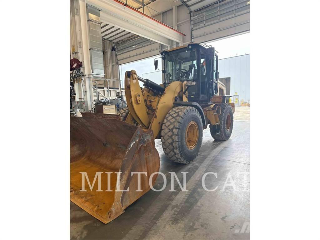 CAT 930M Колесни товарачи