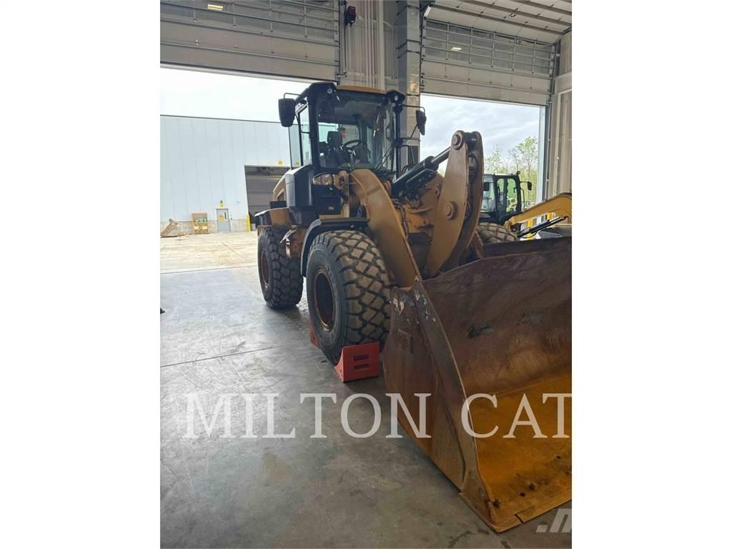 CAT 930M Колесни товарачи