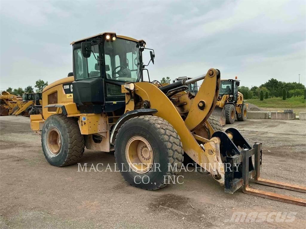 CAT 930M Колесни товарачи