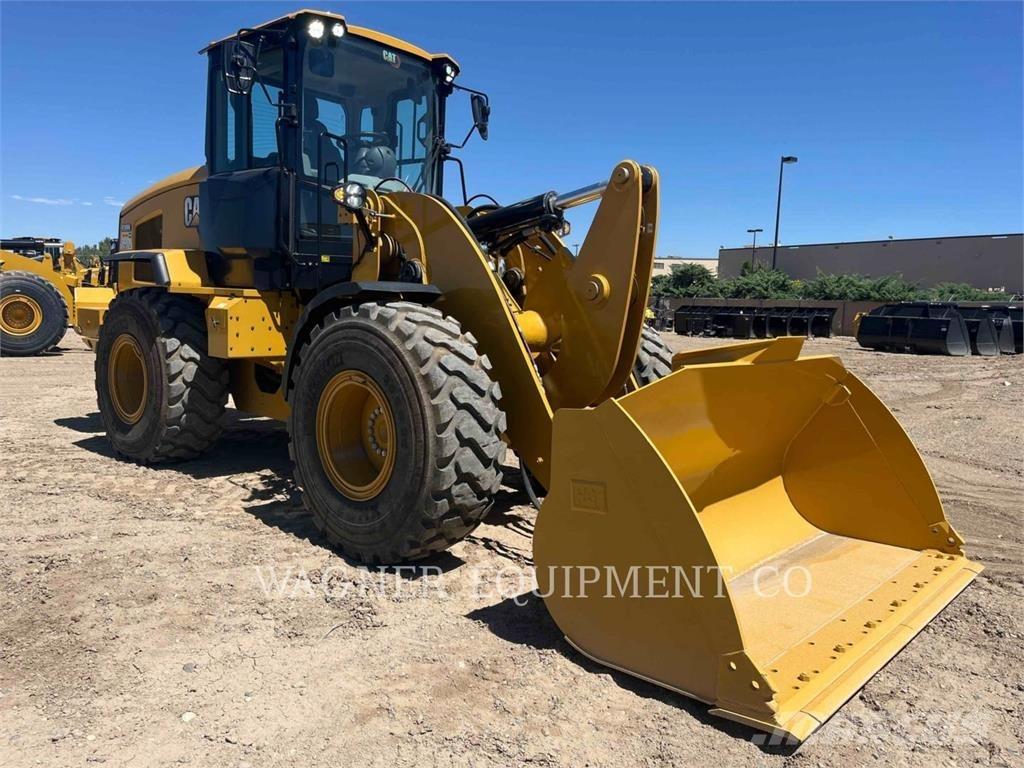 CAT 930M Колесни товарачи