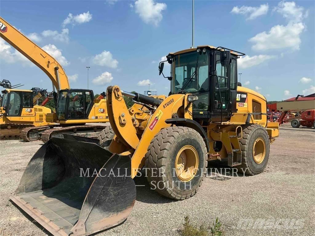 CAT 930M Колесни товарачи