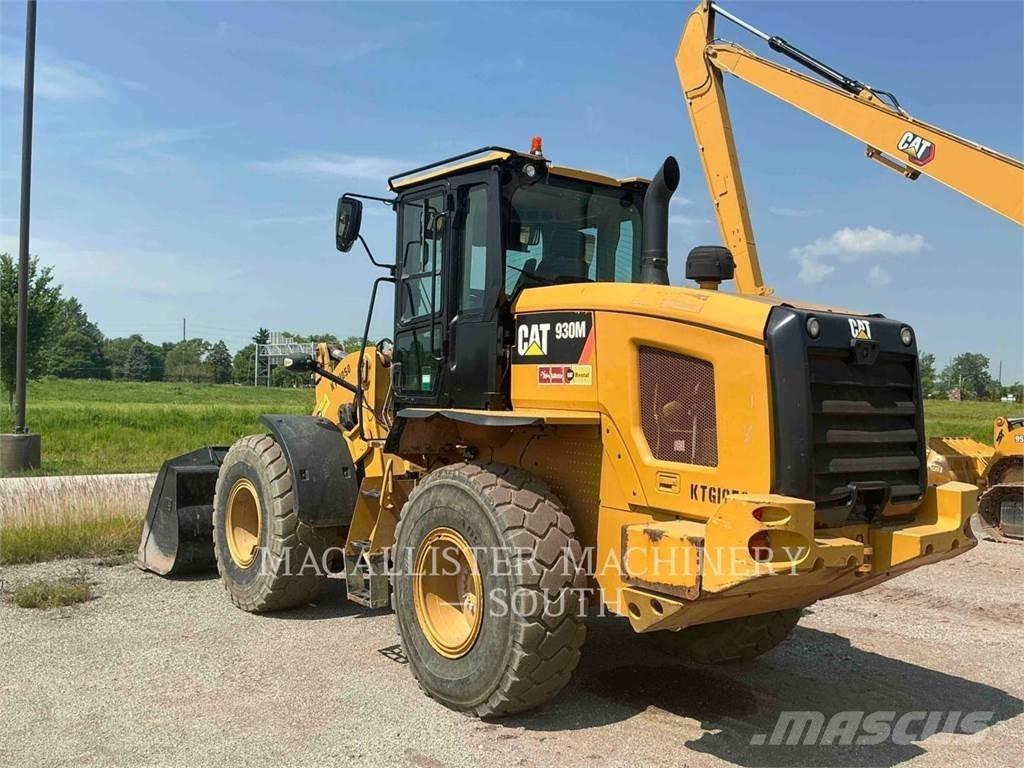 CAT 930M Колесни товарачи