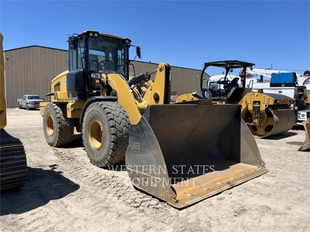 CAT 930M Колесни товарачи
