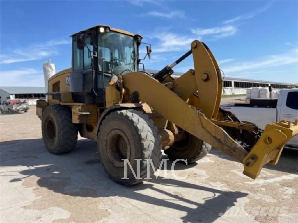 CAT 930M Колесни товарачи