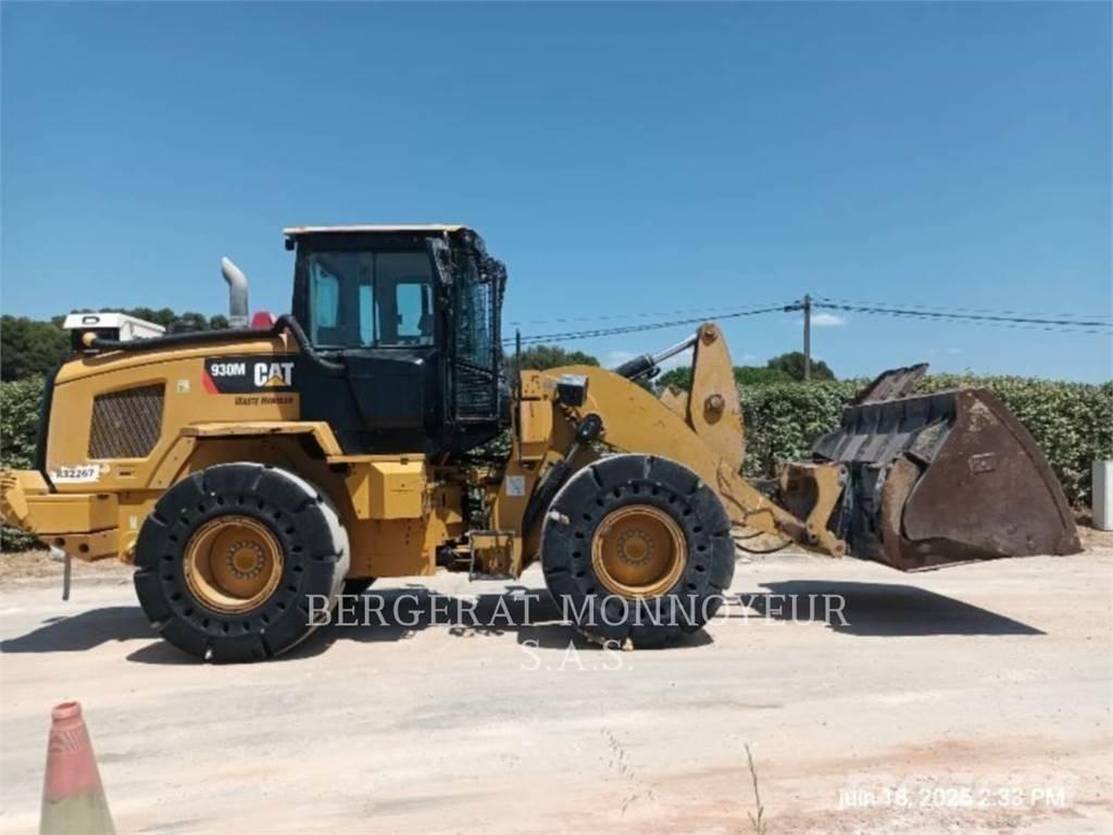 CAT 930M Колесни товарачи