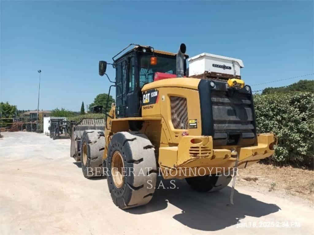 CAT 930M Колесни товарачи