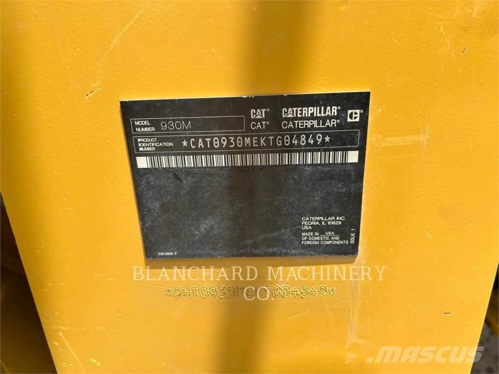 CAT 930M Колесни товарачи
