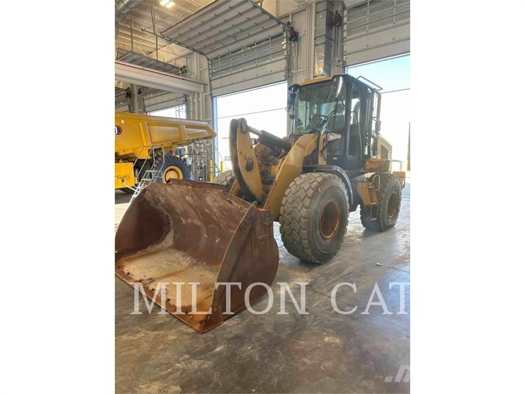 CAT 930M Колесни товарачи