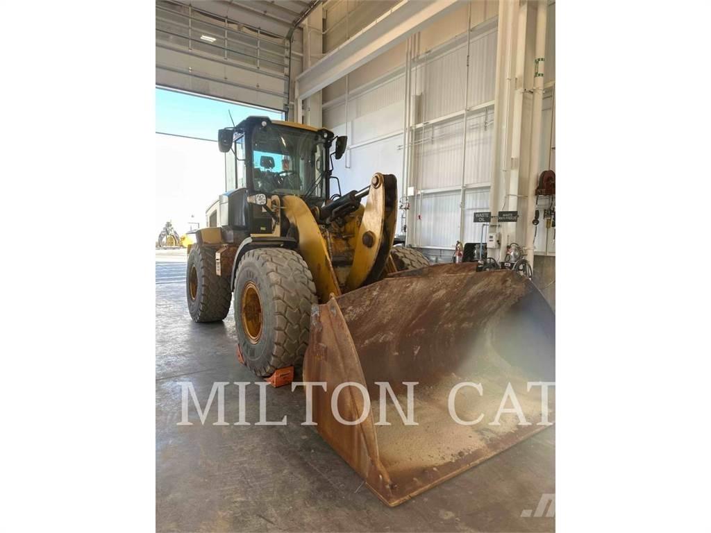 CAT 930M Колесни товарачи