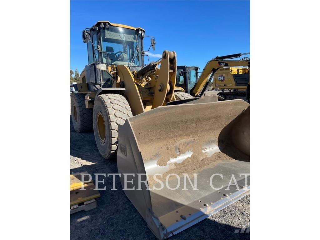 CAT 930M Колесни товарачи