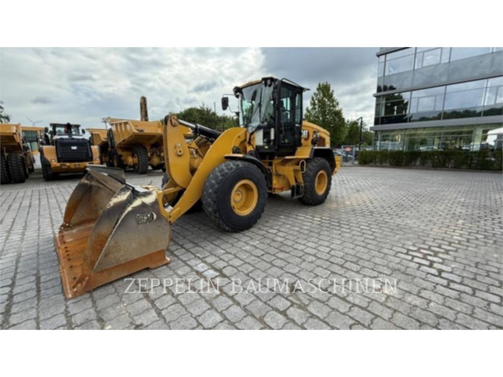 CAT 930M Колесни товарачи