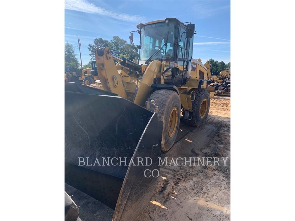 CAT 930M Колесни товарачи