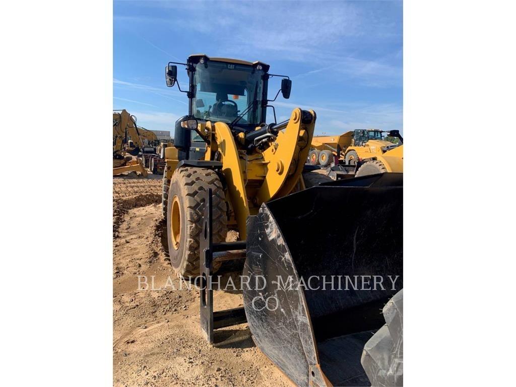 CAT 930M Колесни товарачи