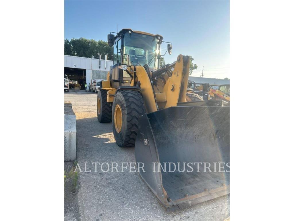 CAT 930M Колесни товарачи