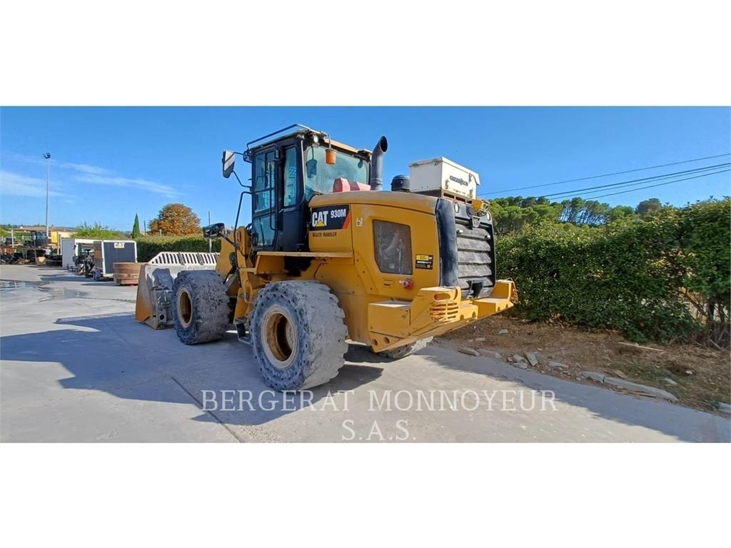 CAT 930M Колесни товарачи
