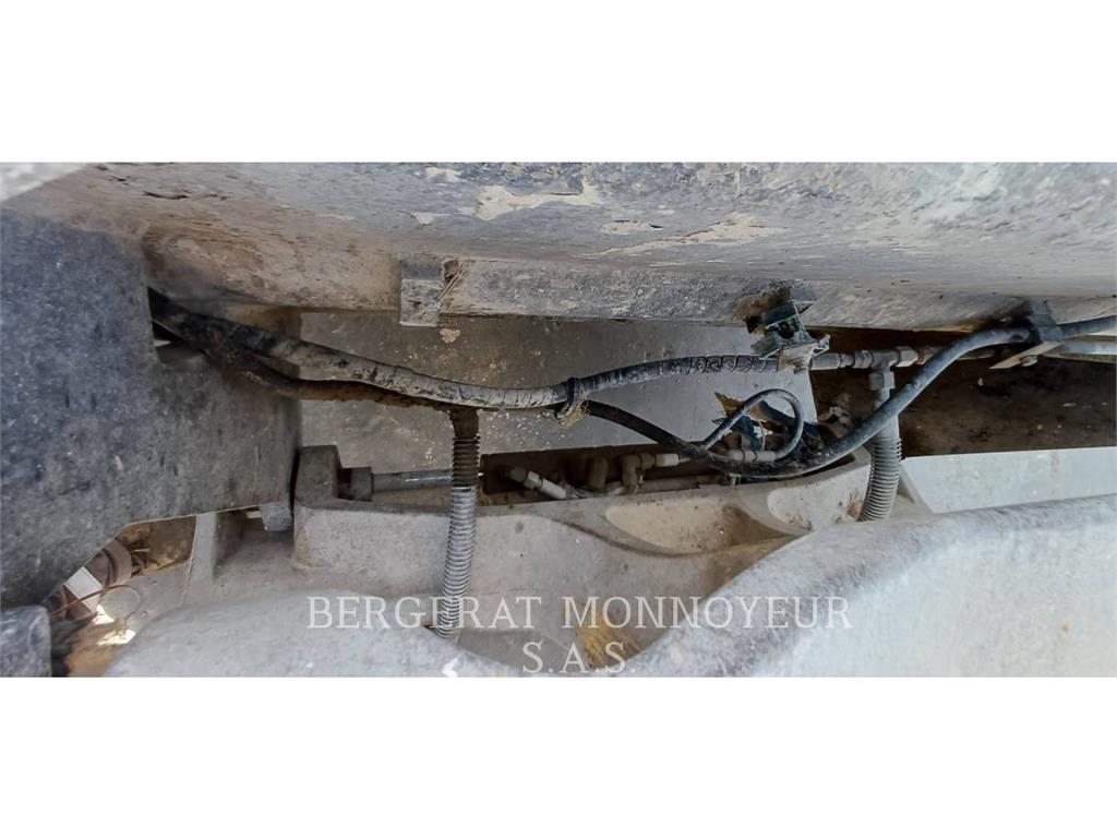 CAT 930M Колесни товарачи