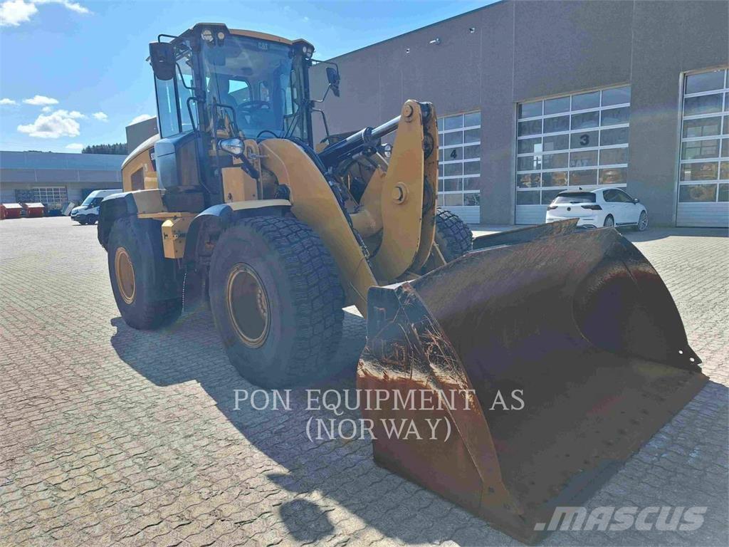 CAT 930M Колесни товарачи