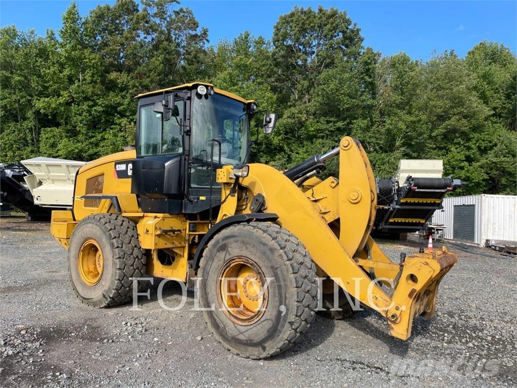 CAT 930M Колесни товарачи