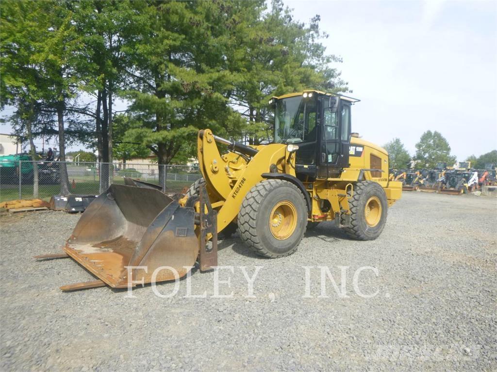 CAT 930M Колесни товарачи