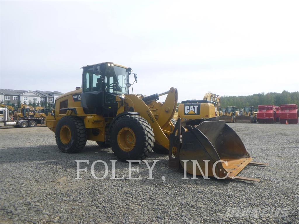 CAT 930M Колесни товарачи