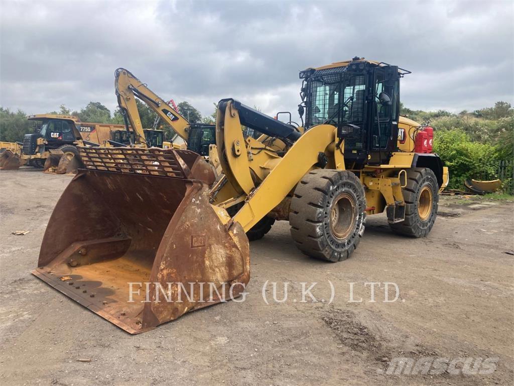 CAT 930M Колесни товарачи