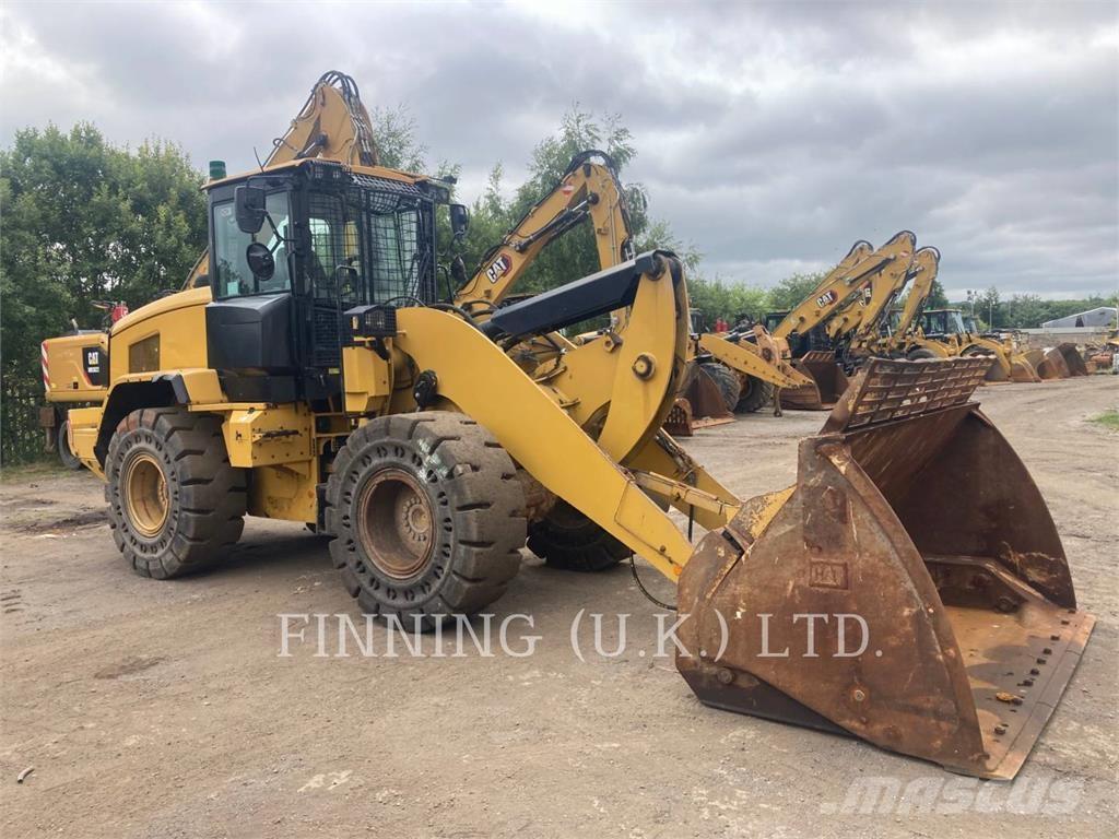 CAT 930M Колесни товарачи