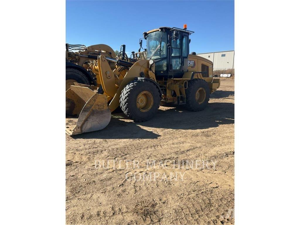 CAT 930M Колесни товарачи