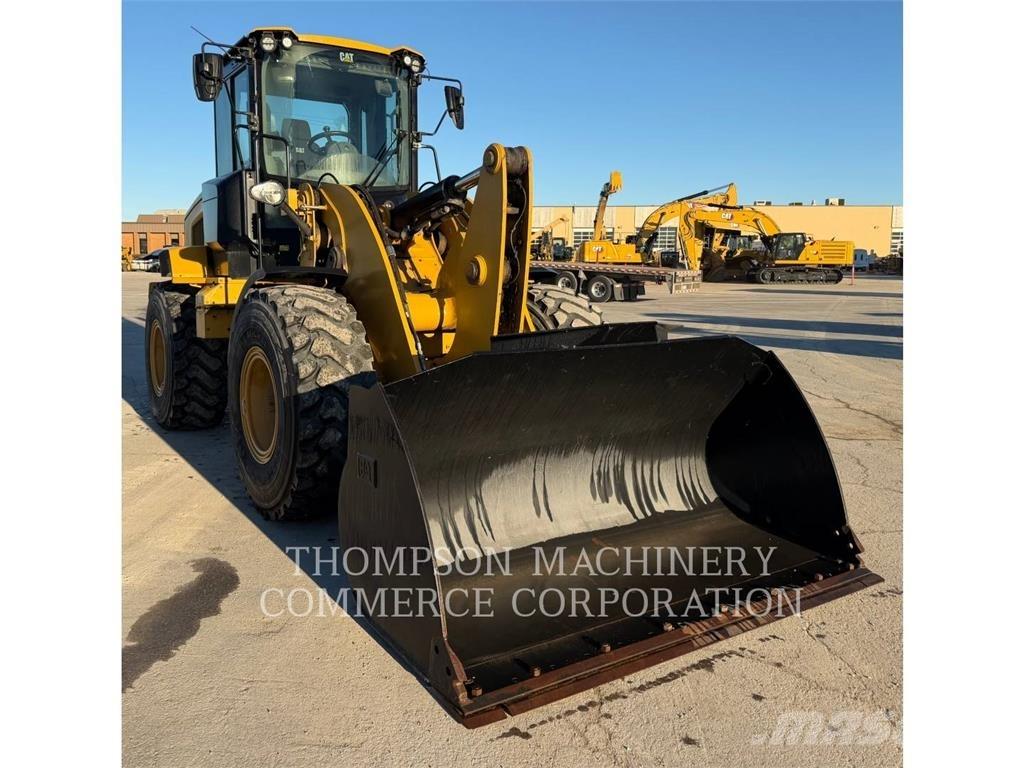 CAT 930M Колесни товарачи