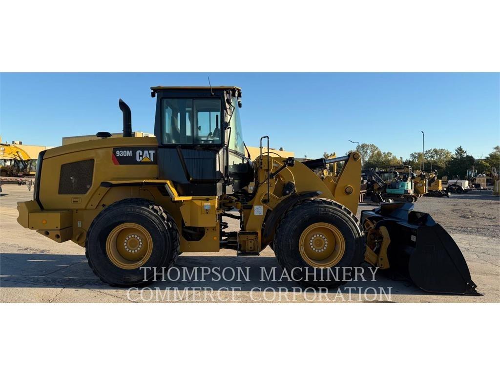 CAT 930M Колесни товарачи