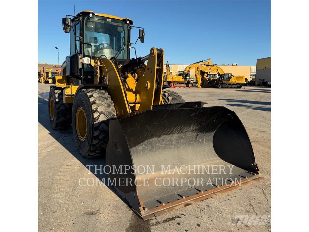 CAT 930M Колесни товарачи