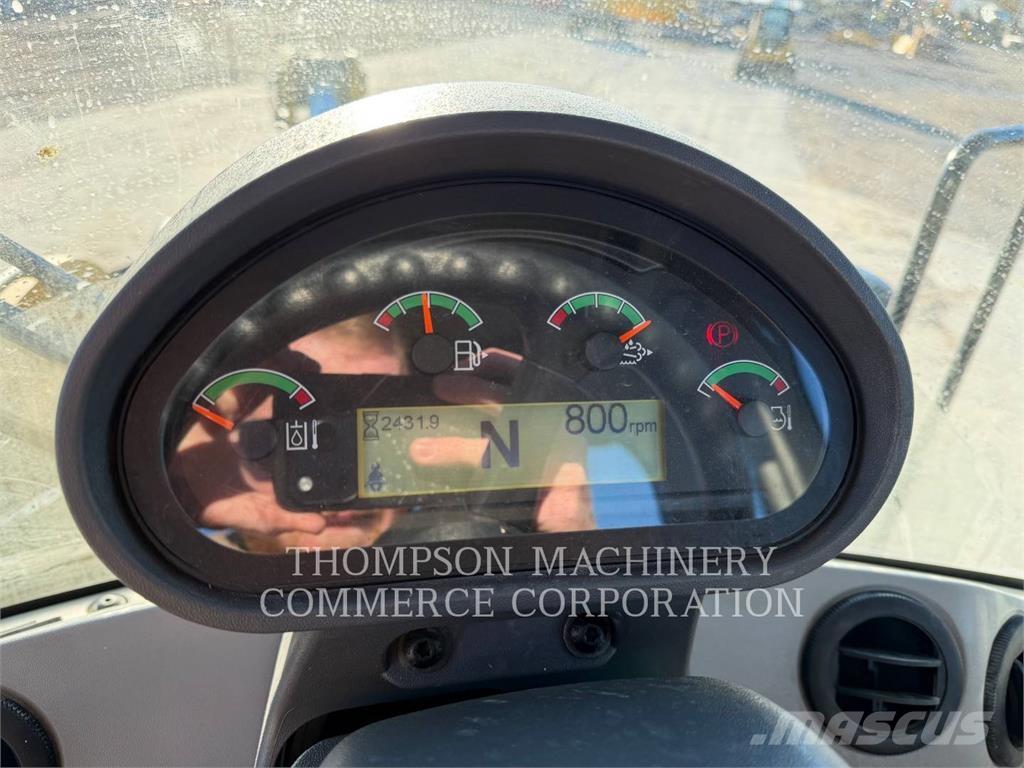 CAT 930M Колесни товарачи