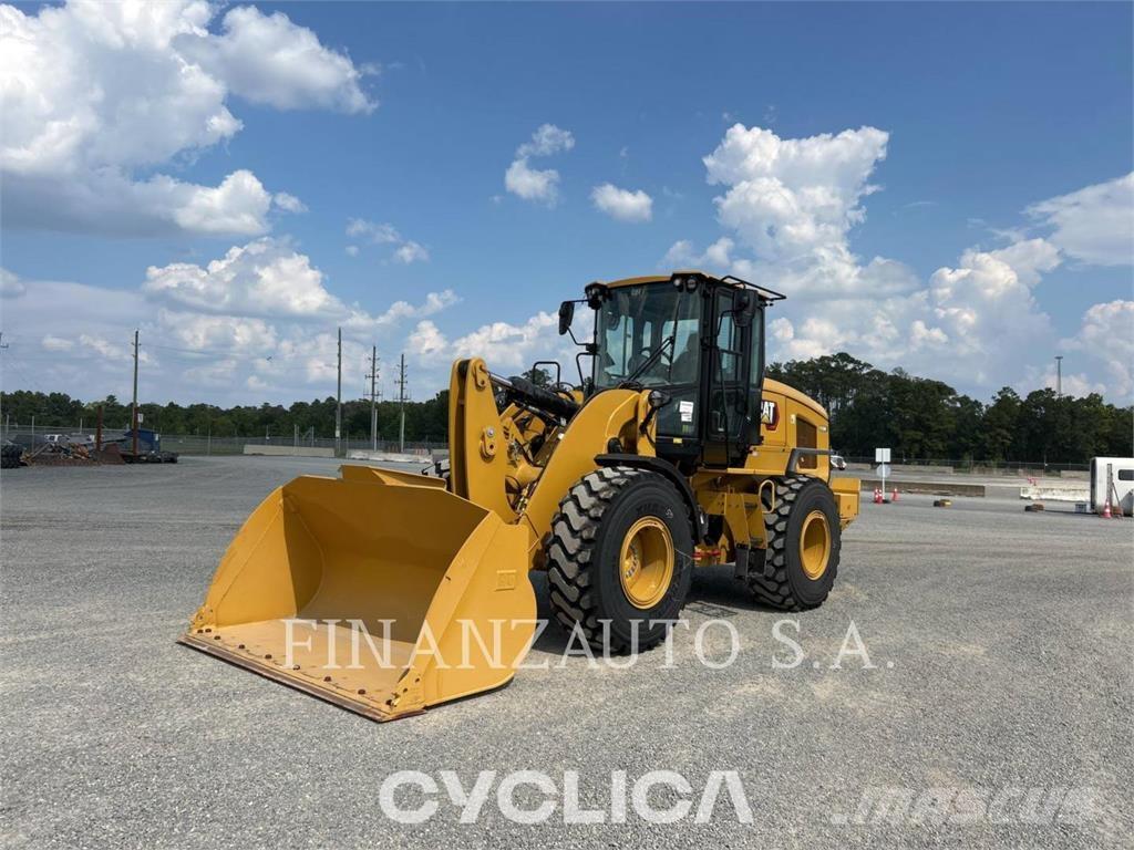 CAT 930M Колесни товарачи