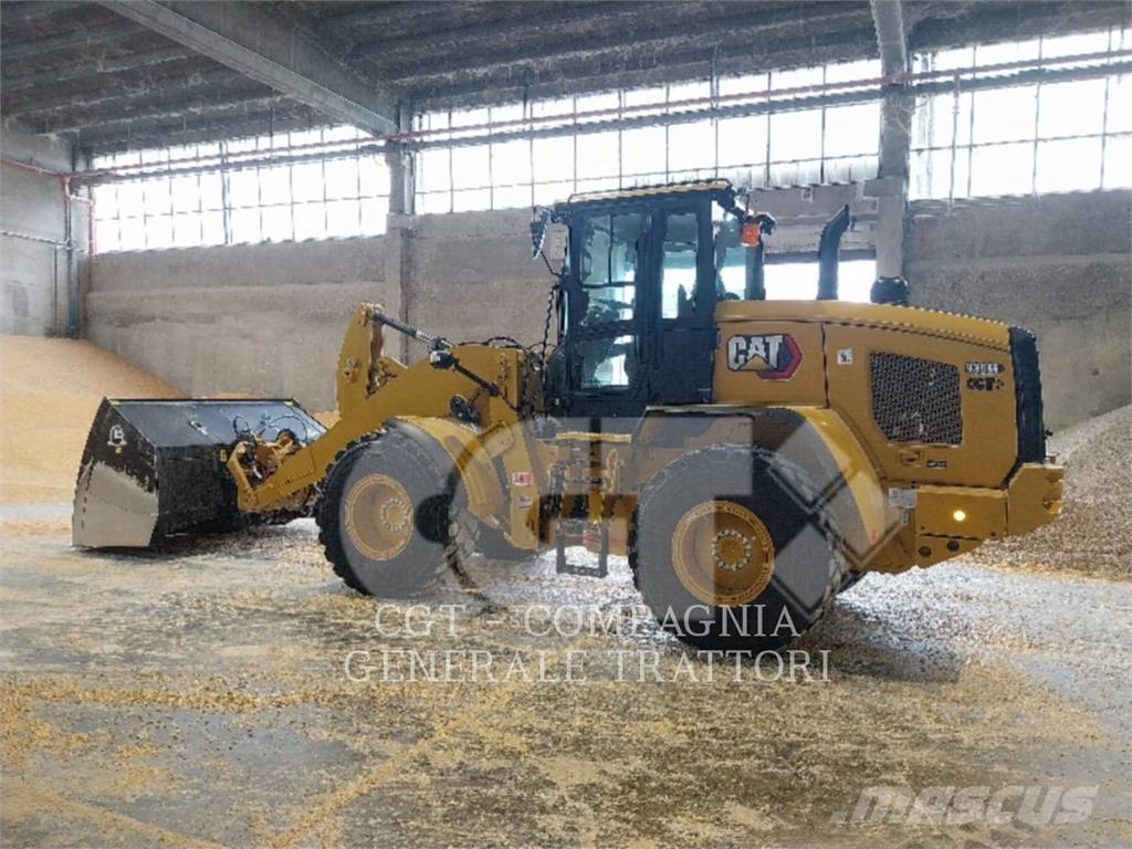 CAT 930M Колесни товарачи