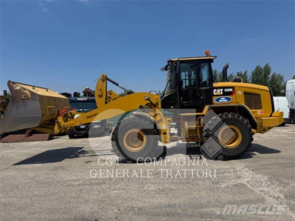 CAT 930M Колесни товарачи