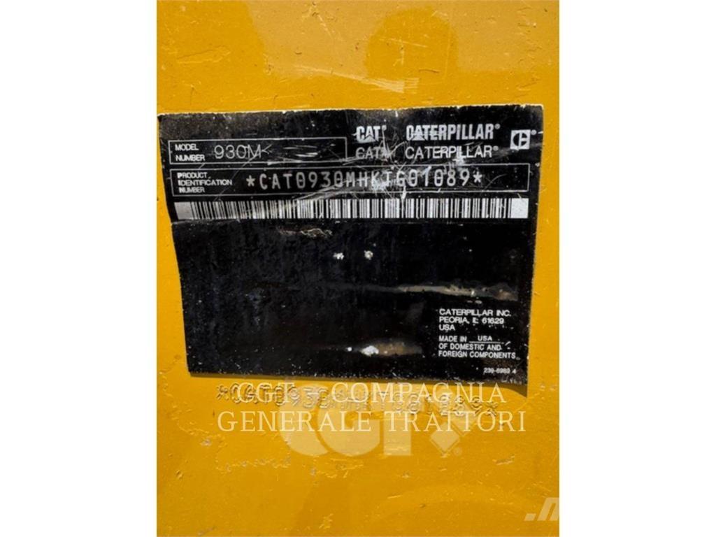 CAT 930M Колесни товарачи