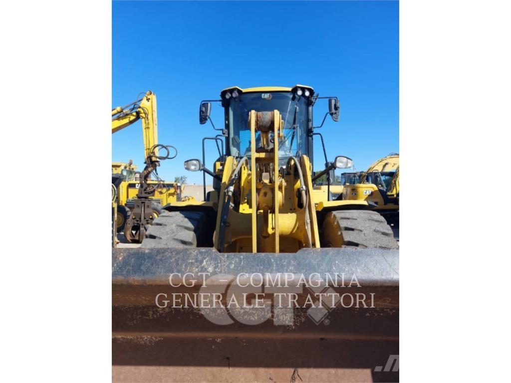 CAT 930M Колесни товарачи