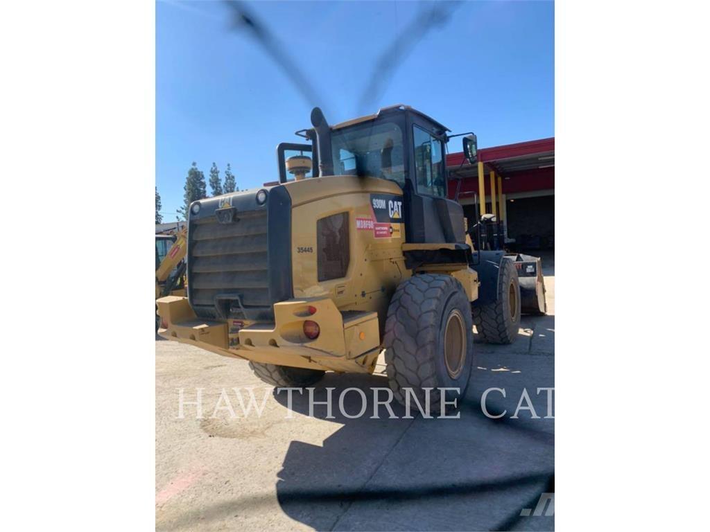 CAT 930M Колесни товарачи