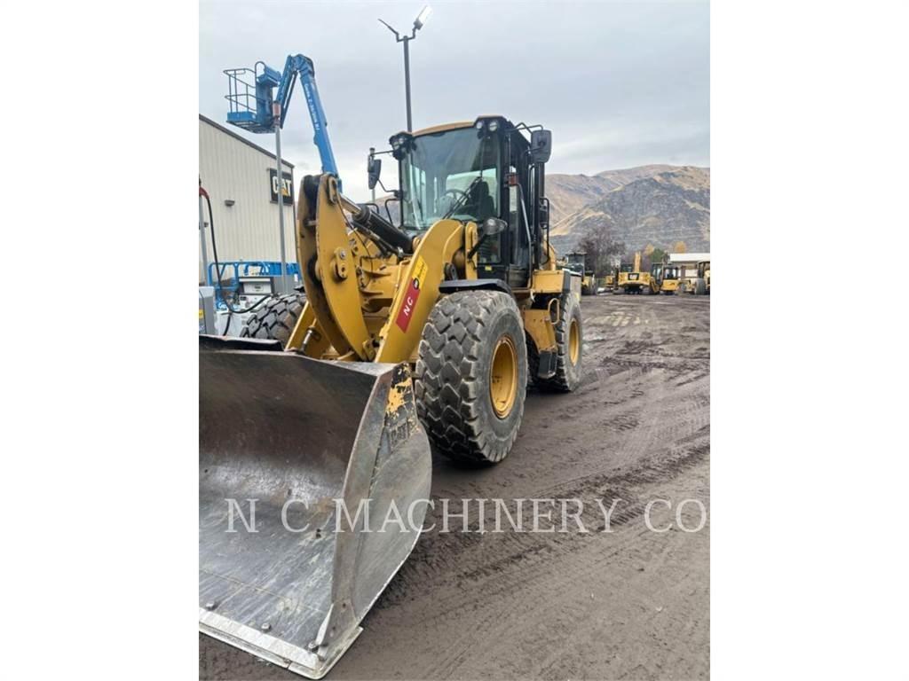 CAT 930M Колесни товарачи