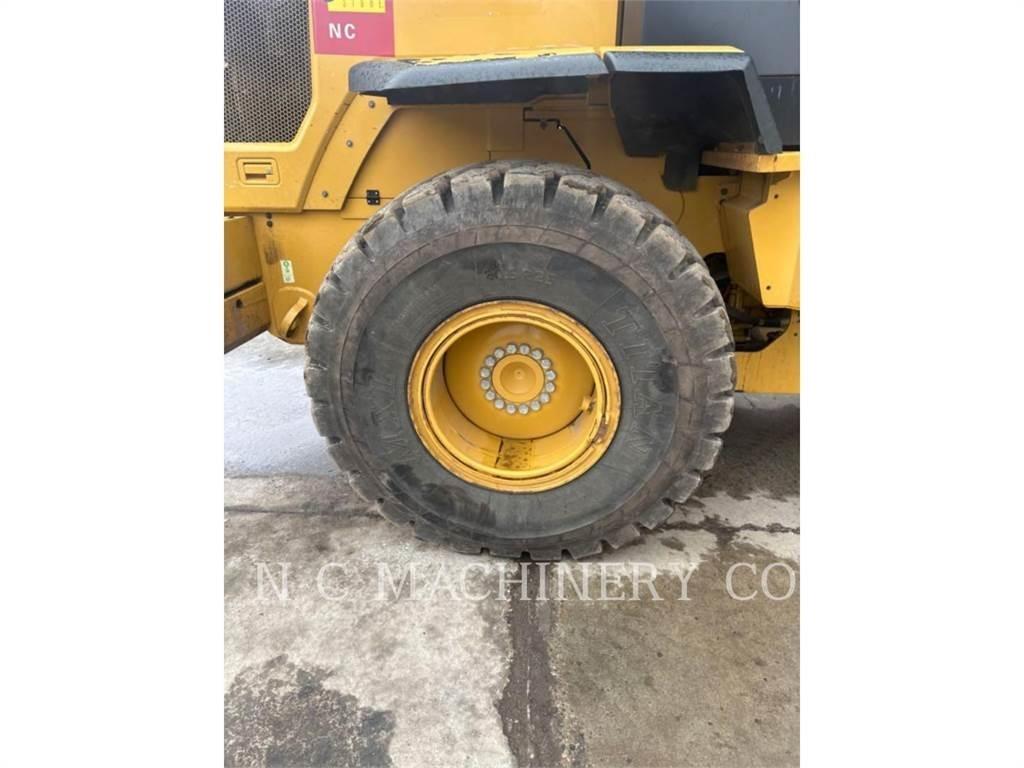 CAT 930M Колесни товарачи