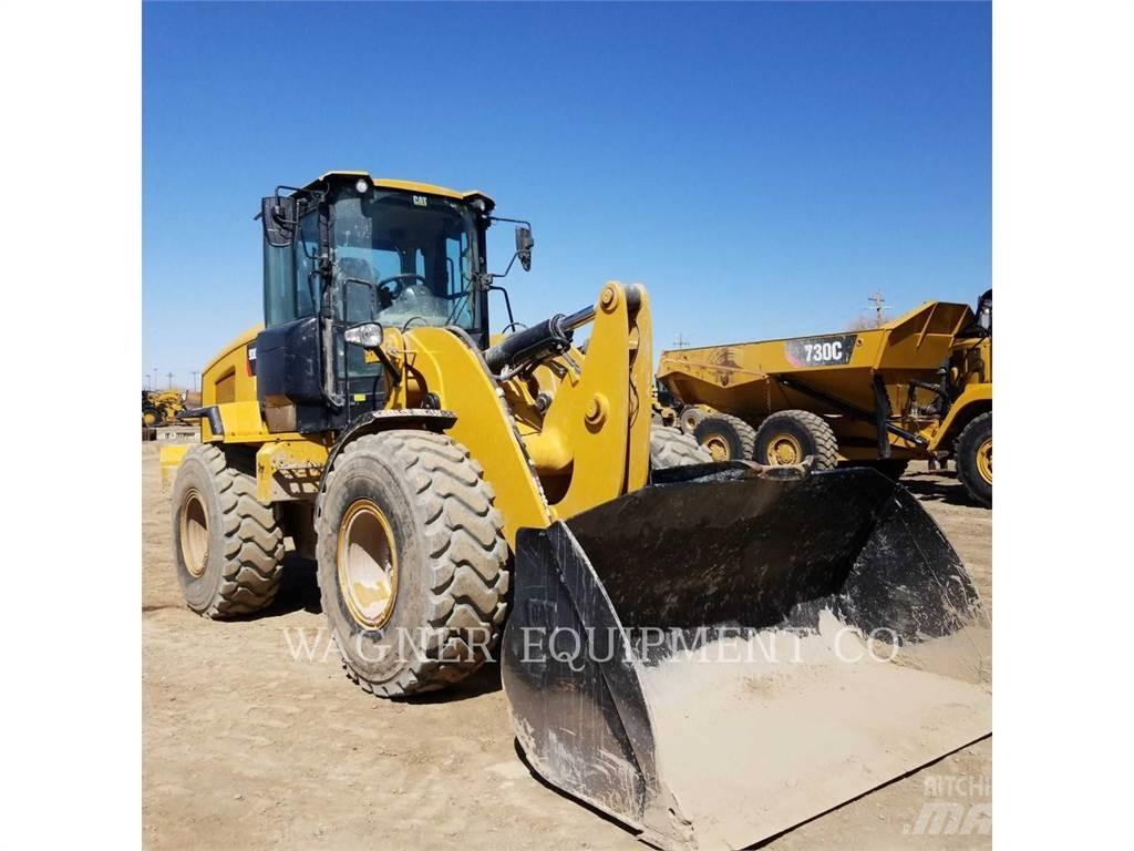 CAT 930M Колесни товарачи