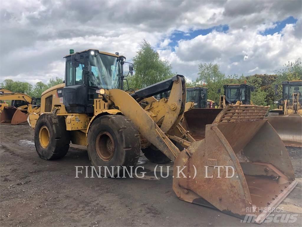 CAT 930M Колесни товарачи