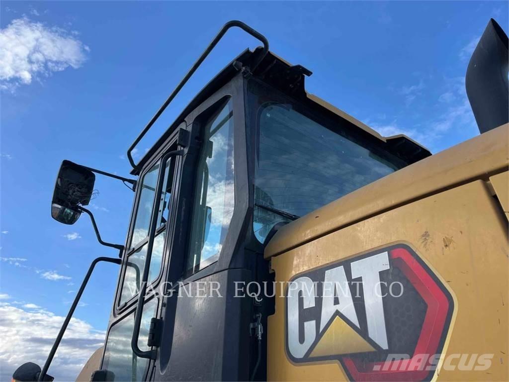 CAT 930M AG HL Колесни товарачи