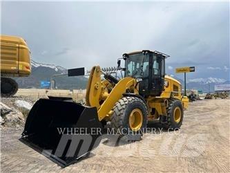 CAT 930M QC Колесни товарачи