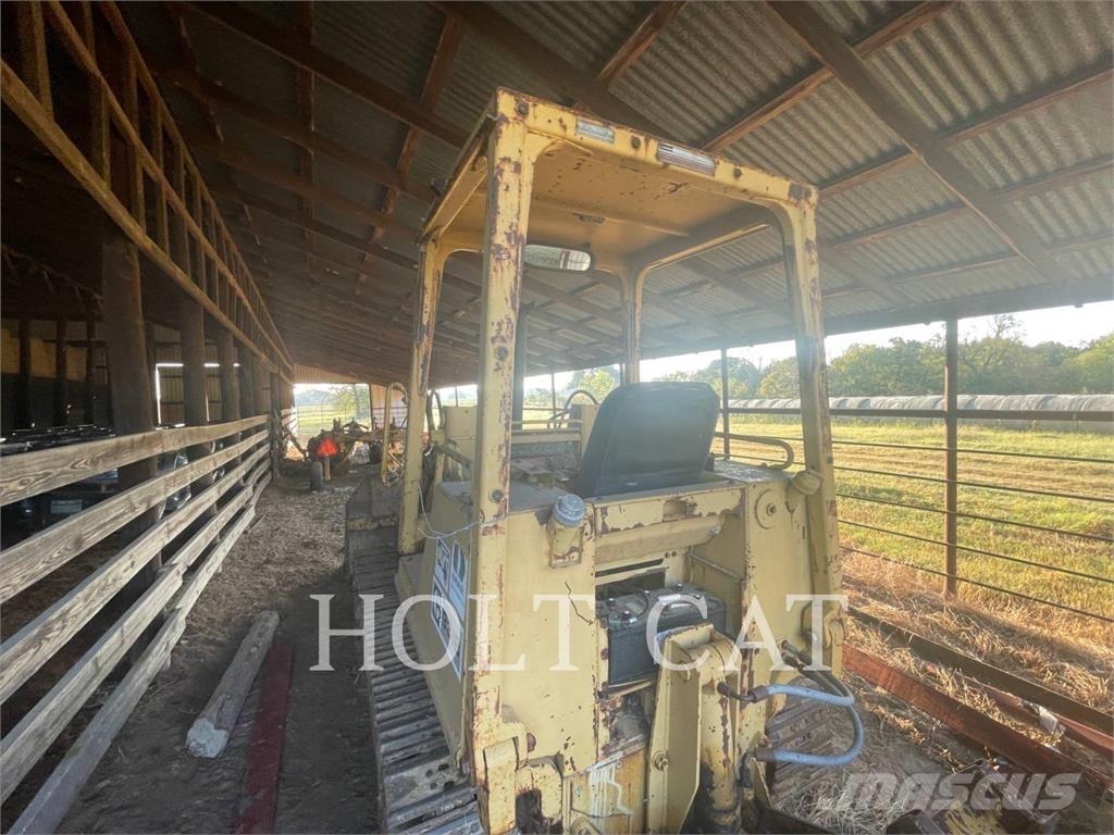 CAT 931B Верижен товарач