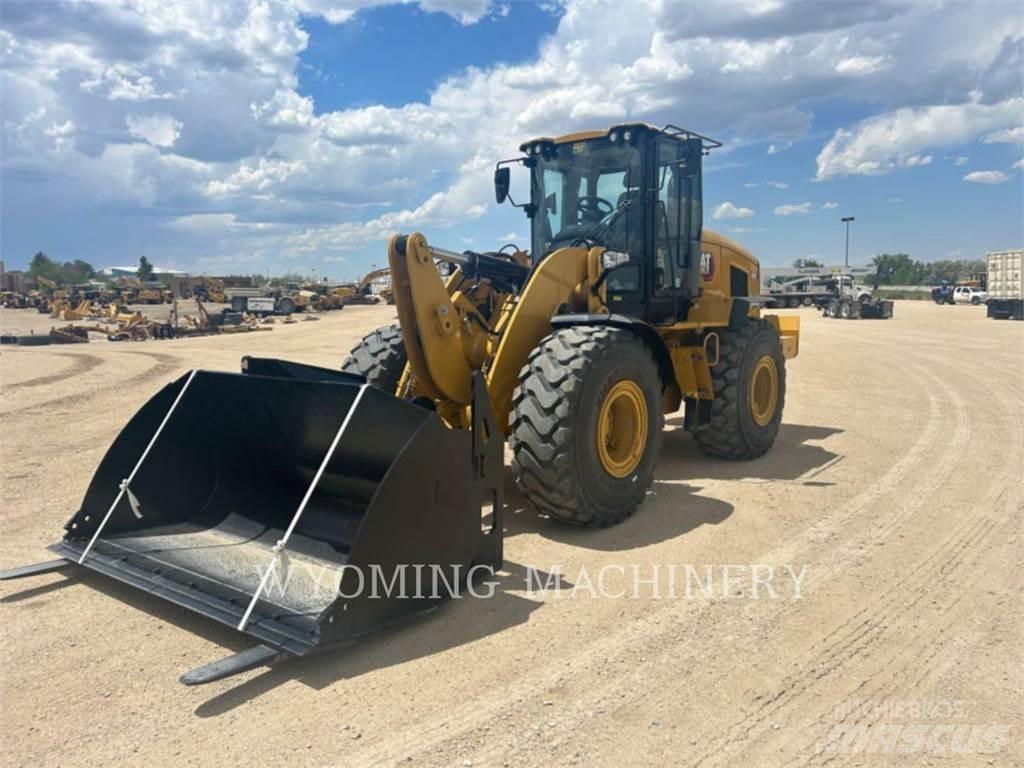 CAT 938 Колесни товарачи