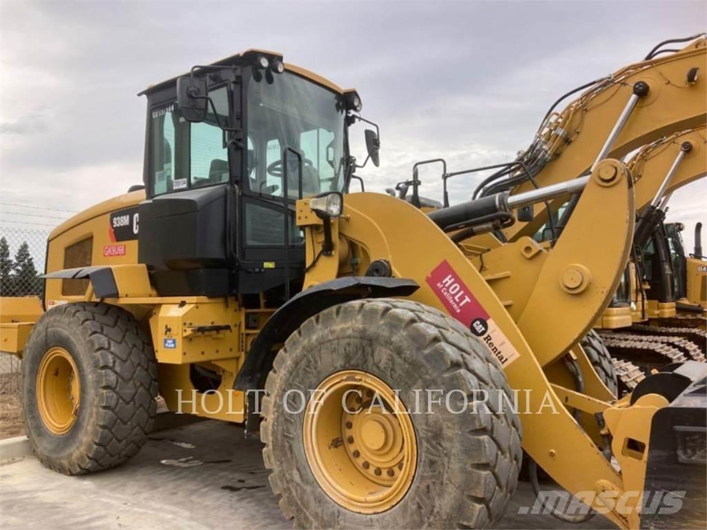 CAT 938 Колесни товарачи