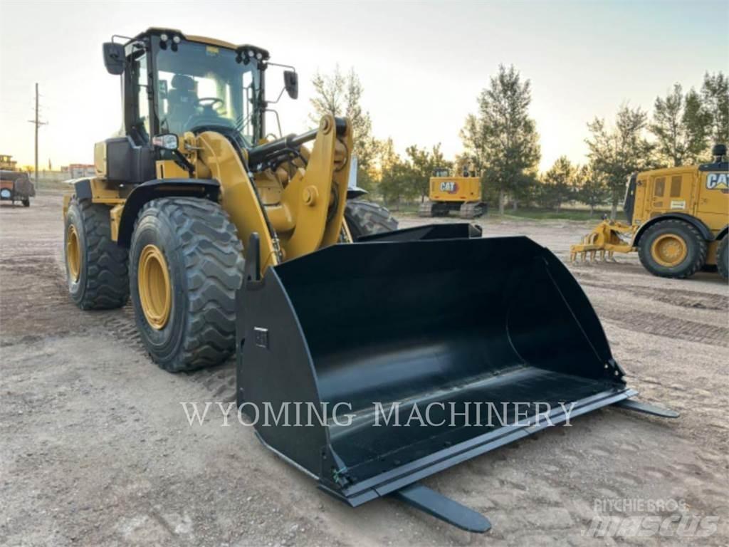 CAT 938 Колесни товарачи