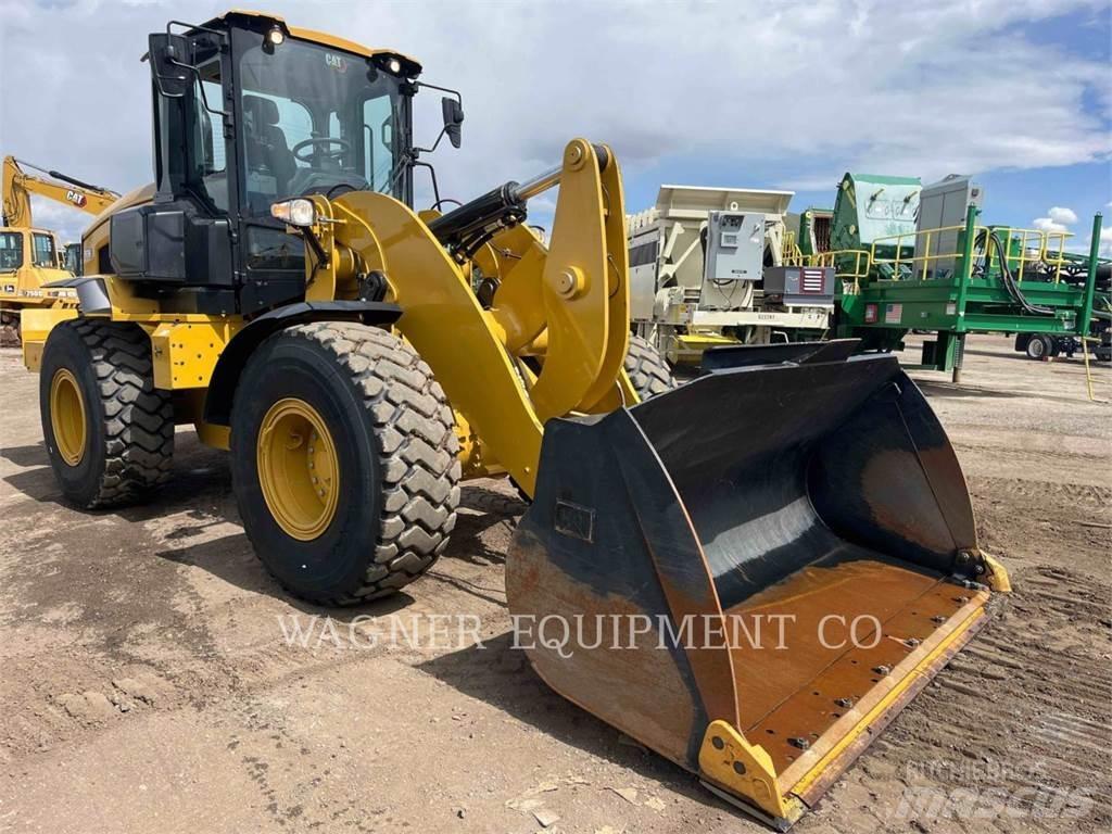 CAT 938 Колесни товарачи